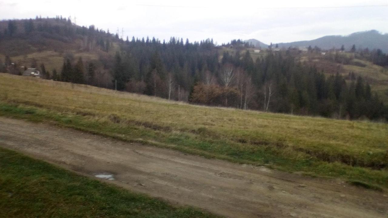 スラブスクНа Гірському Схиліアパートメント エクステリア 写真