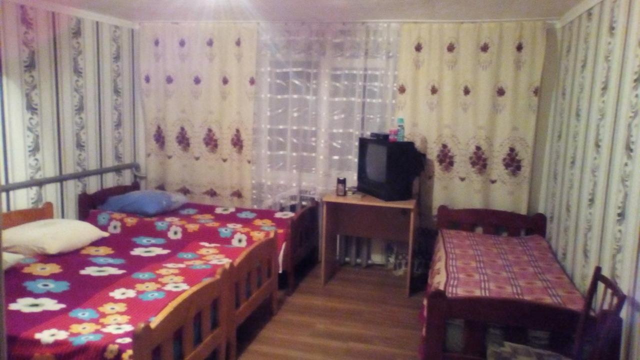 スラブスクНа Гірському Схиліアパートメント エクステリア 写真